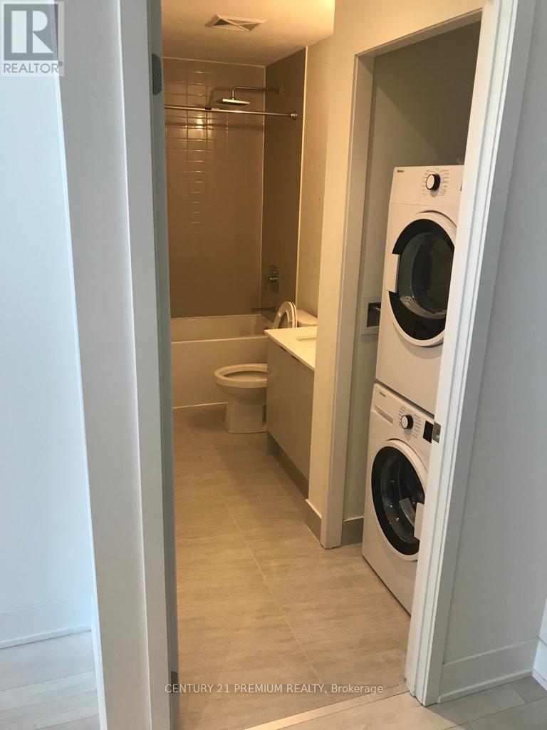 419 - 2908 Hwy 7 Road, Vaughan, ON - Indoor Photo Showing Laundry Room