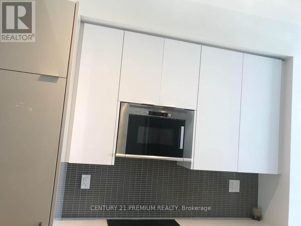 419 - 2908 Hwy 7 Road, Vaughan, ON - Indoor Photo Showing Kitchen With Upgraded Kitchen