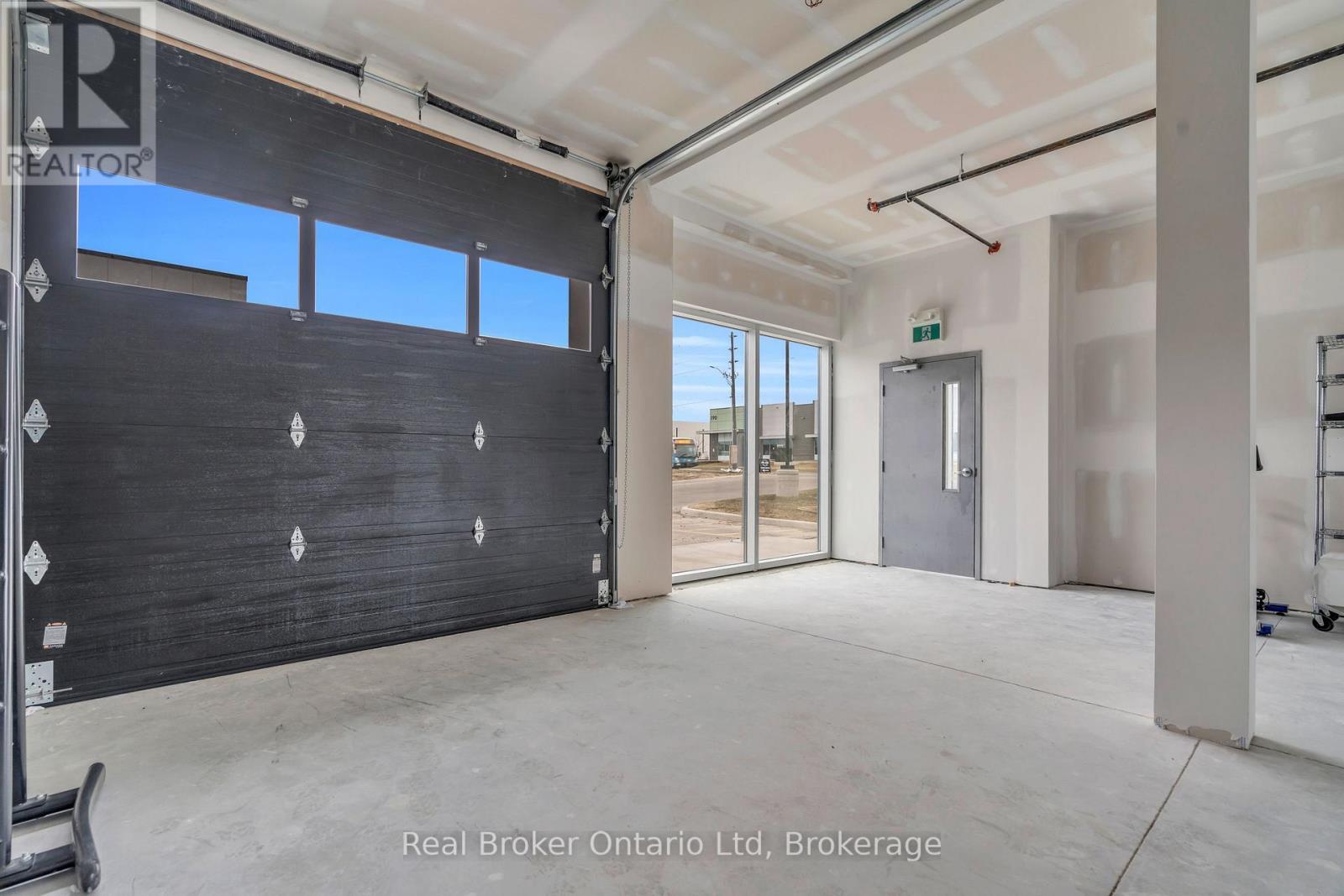 1 - 595 Hanlon Creek Boulevard, Guelph (Kortright Hills), ON