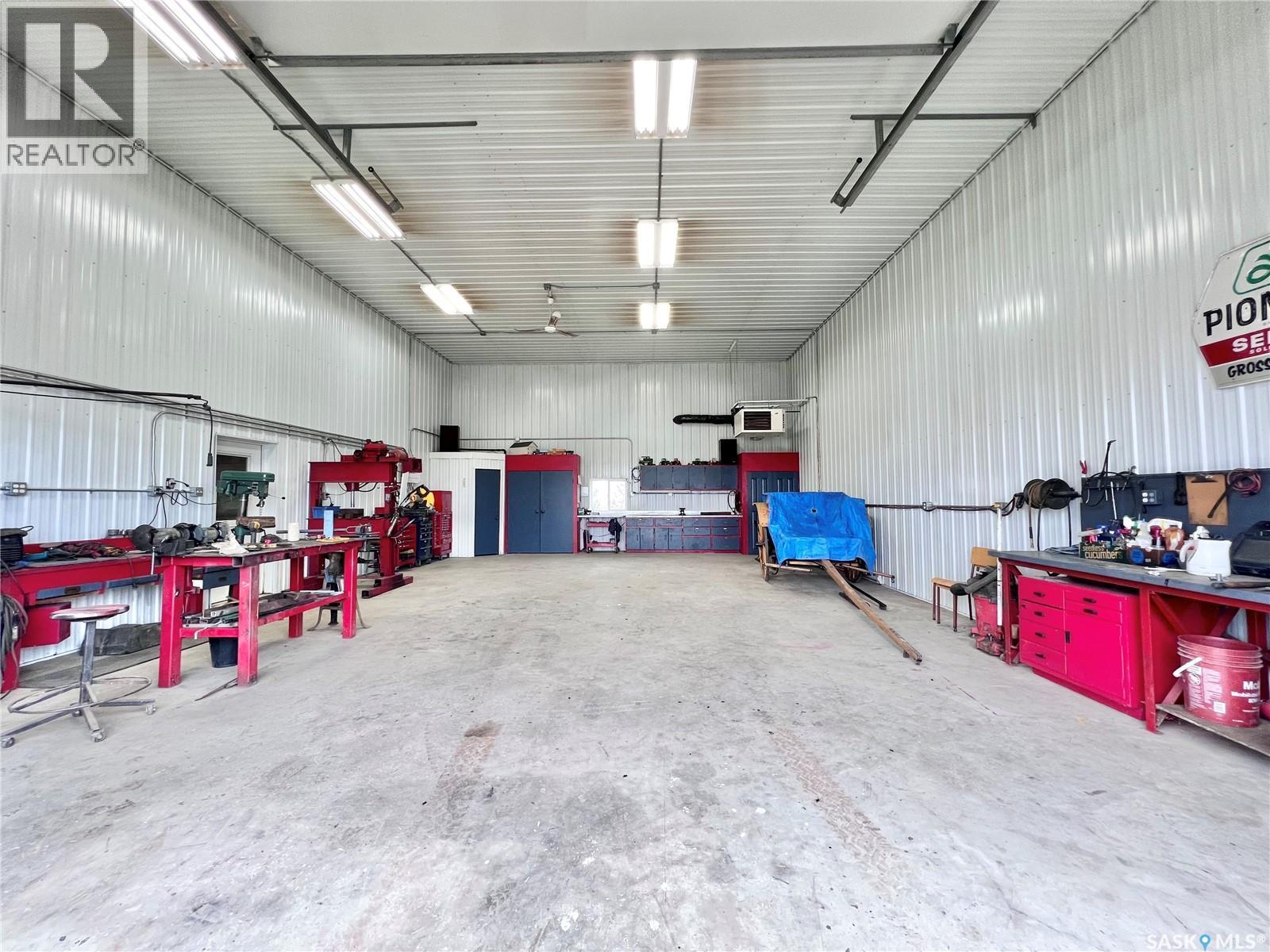 Highway 15 Outlook Acreage, Rudy Rm No. 284, SK - Indoor Photo Showing Garage