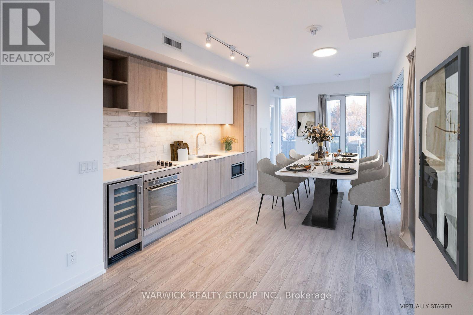 532 - 2020 Bathurst Street, Toronto, ON - Indoor