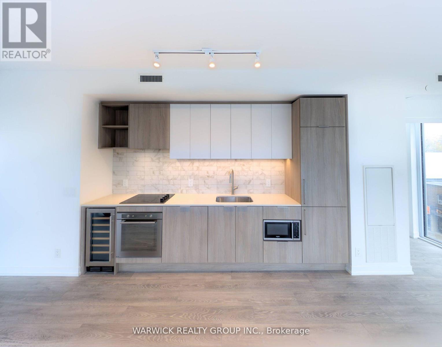 532 - 2020 Bathurst Street, Toronto, ON - Indoor Photo Showing Kitchen