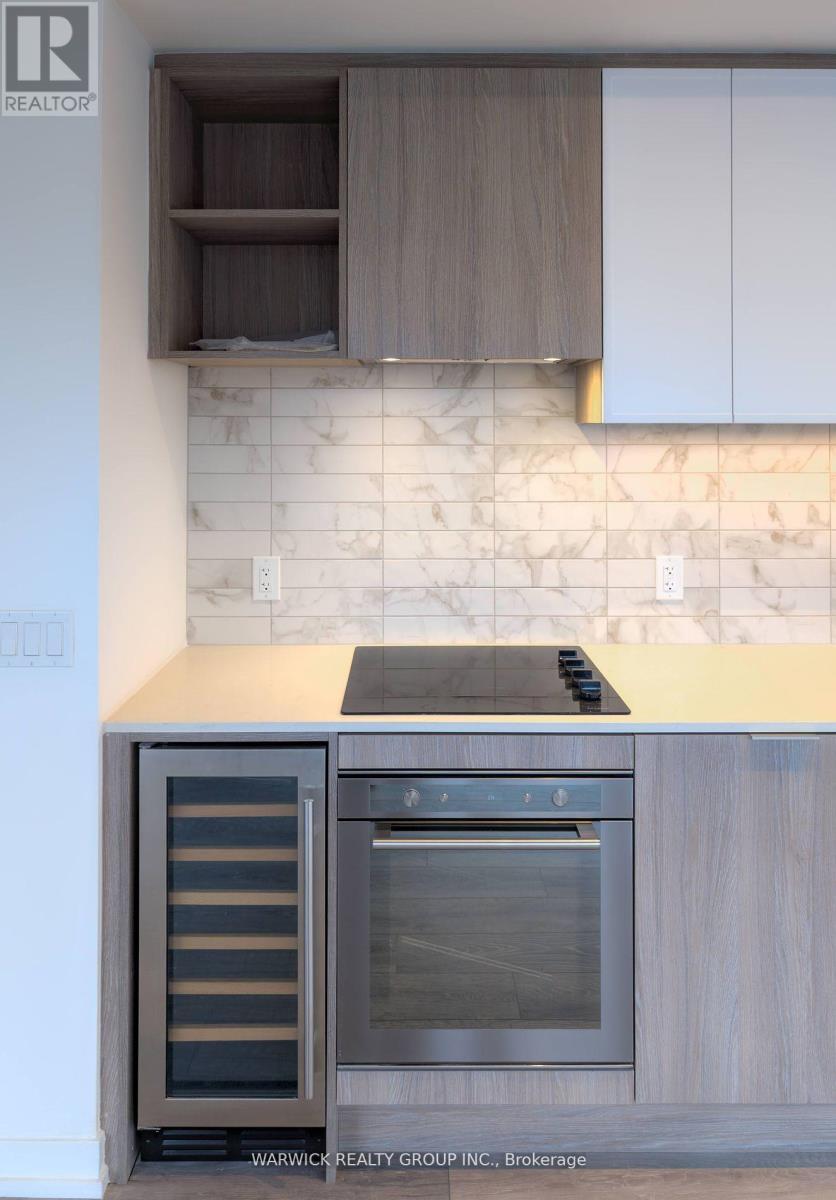 532 - 2020 Bathurst Street, Toronto, ON - Indoor Photo Showing Kitchen
