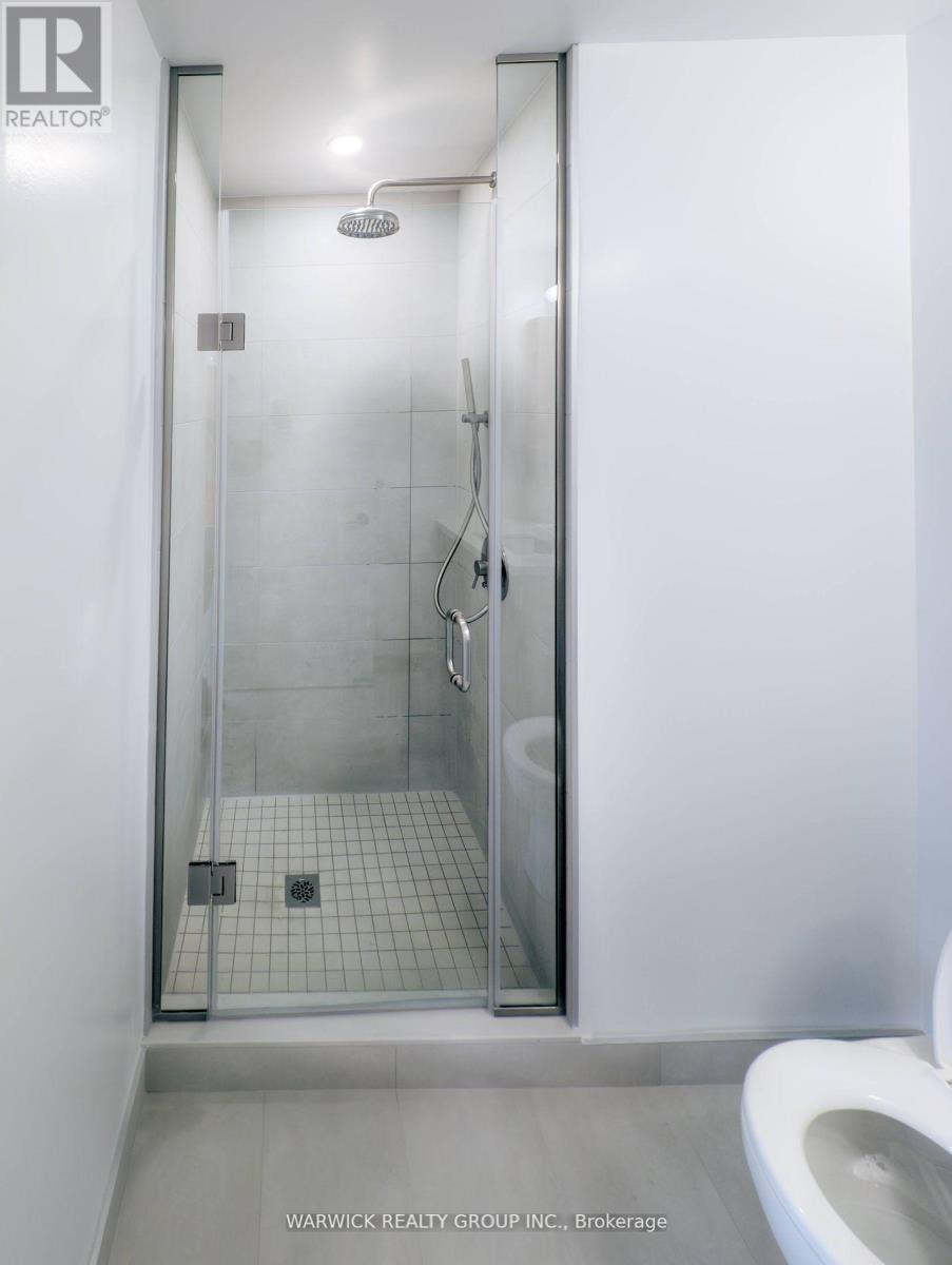 532 - 2020 Bathurst Street, Toronto, ON - Indoor Photo Showing Bathroom