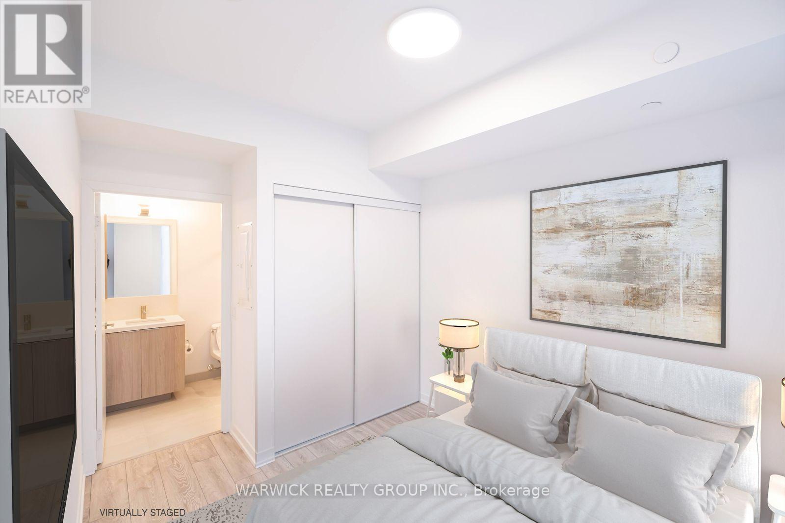 532 - 2020 Bathurst Street, Toronto, ON - Indoor