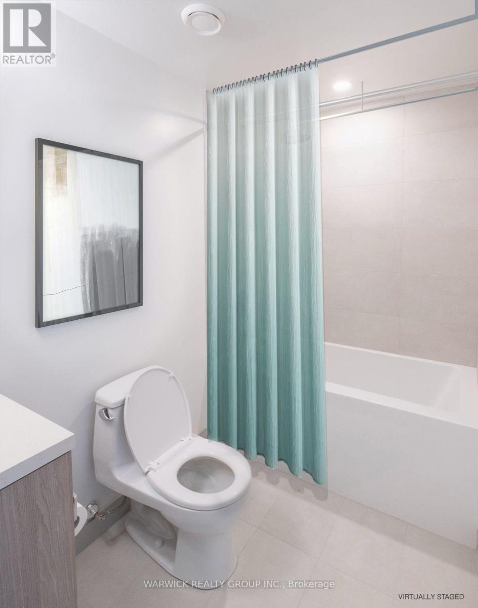 532 - 2020 Bathurst Street, Toronto, ON - Indoor Photo Showing Bathroom