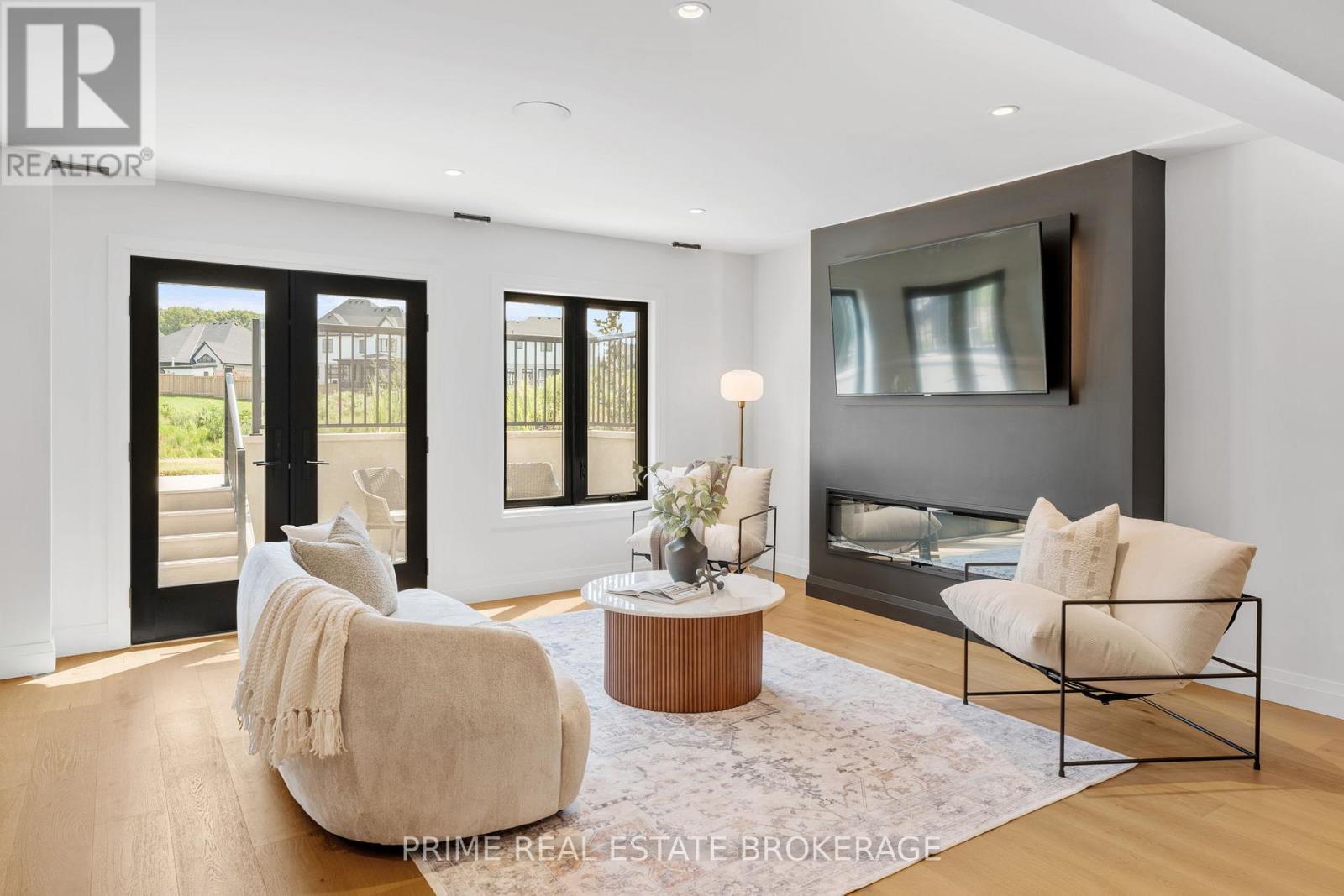 Lot 38 Fallingbrook Crescent, London South (South V), ON - Indoor