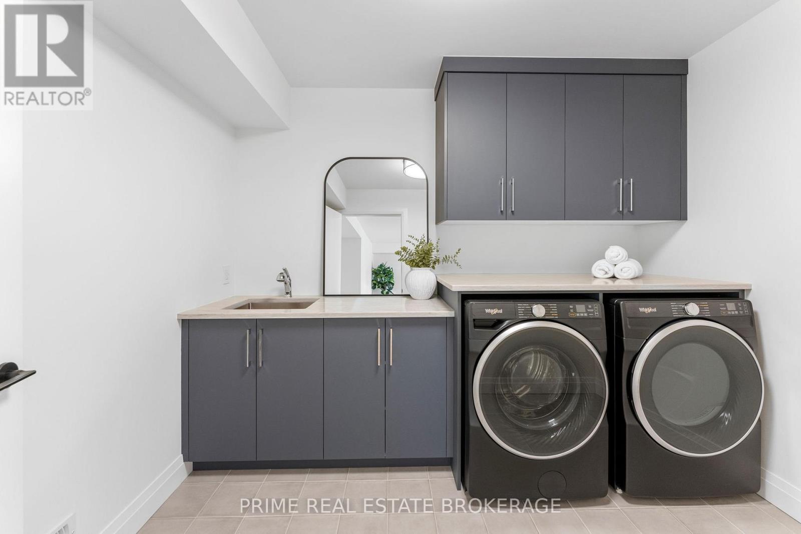 Lot 38 Fallingbrook Crescent, London South (South V), ON - Indoor Photo Showing Laundry Room