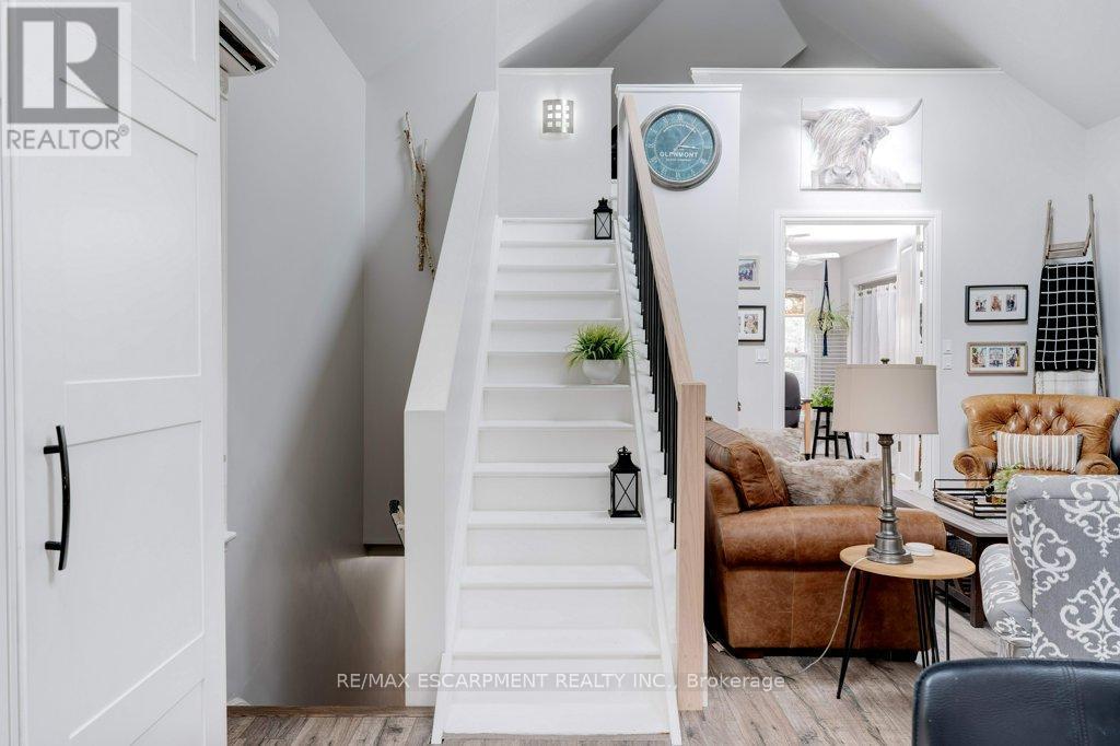 7 Homewood Avenue, Hamilton, ON - Indoor