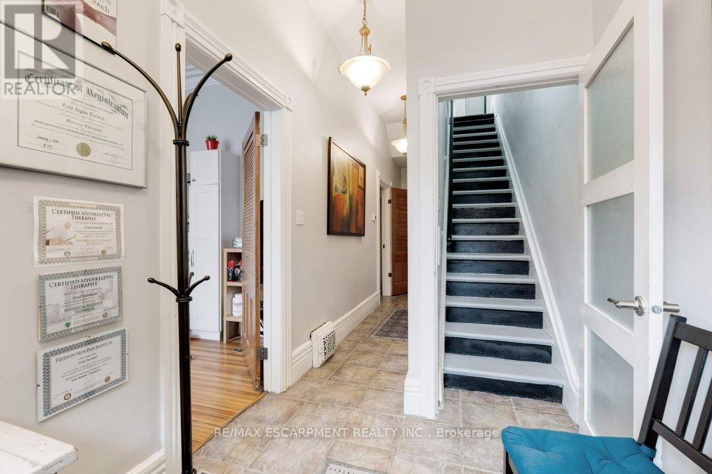 7 Homewood Avenue, Hamilton, ON - Indoor Photo Showing Other Room