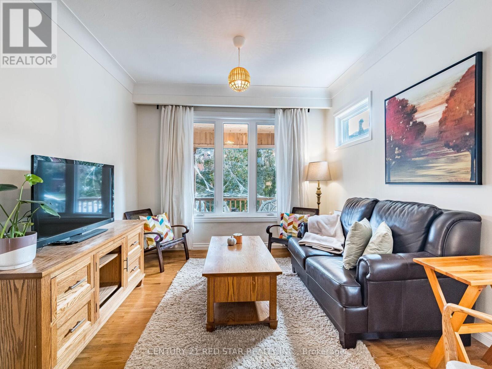 458 Dundurn Street S, Hamilton, ON - Indoor Photo Showing Living Room