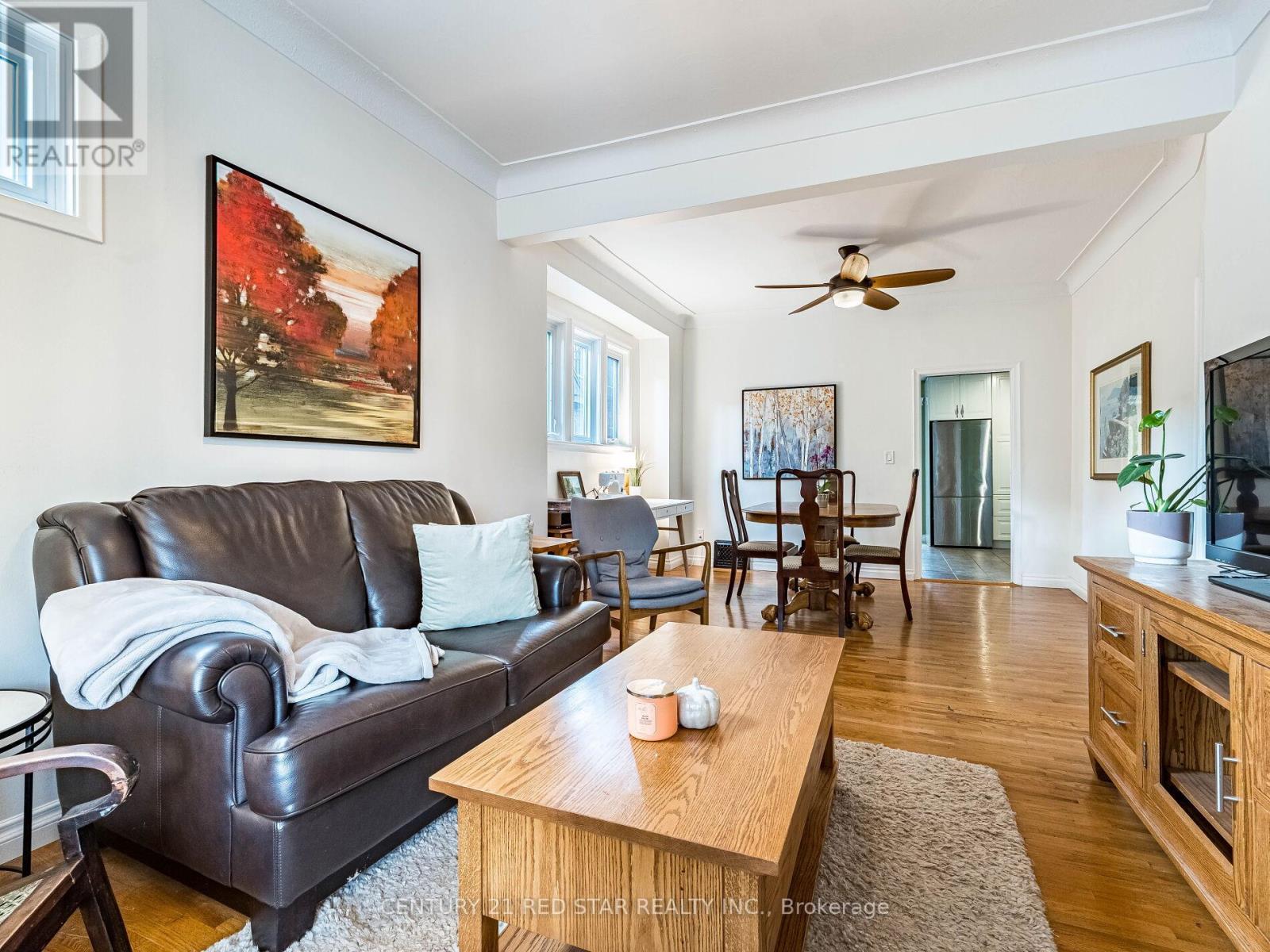 458 Dundurn Street S, Hamilton, ON - Indoor Photo Showing Living Room
