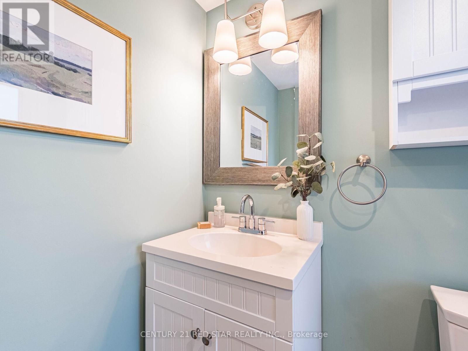 458 Dundurn Street S, Hamilton, ON - Indoor Photo Showing Bathroom