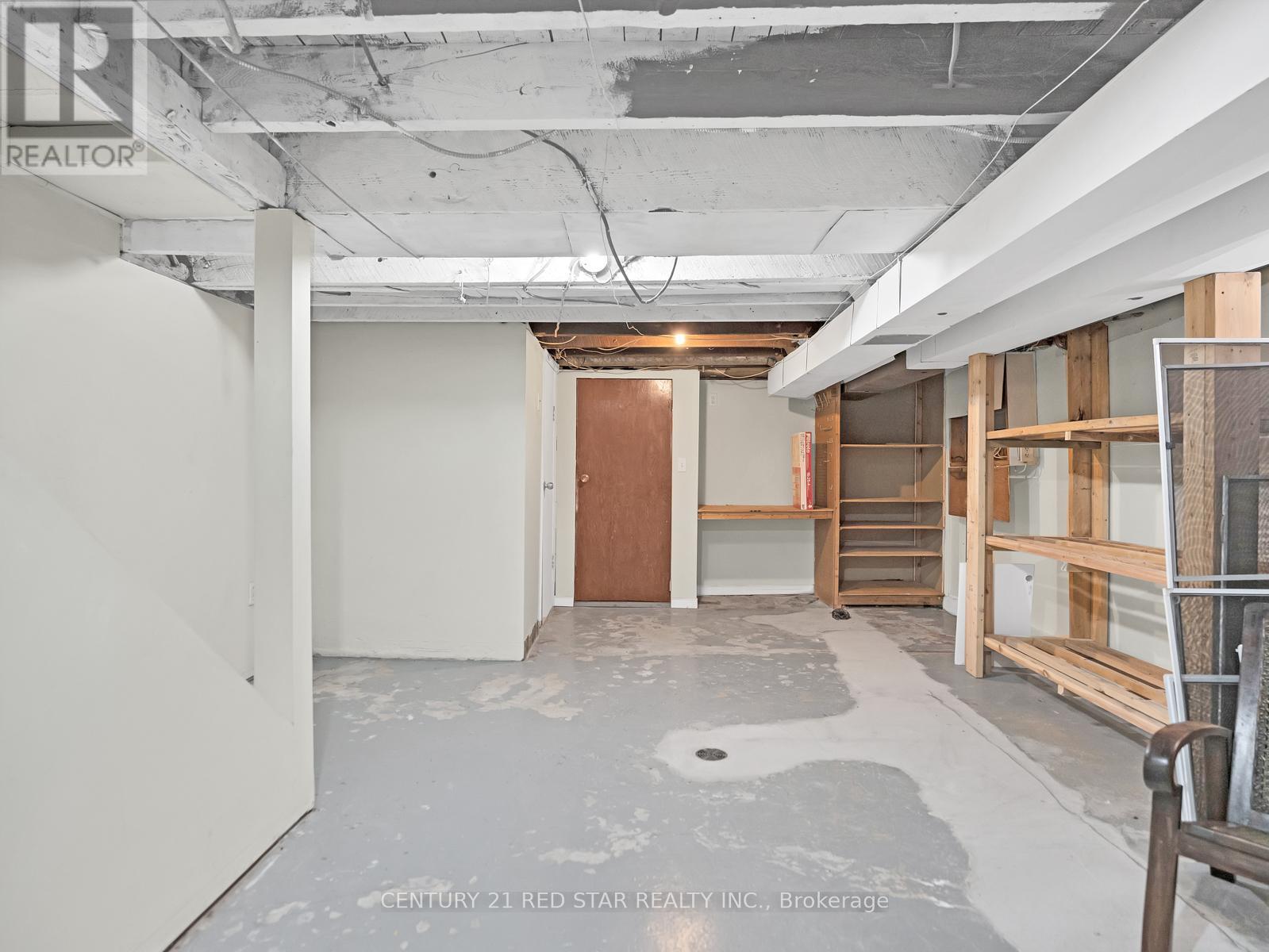 458 Dundurn Street S, Hamilton, ON - Indoor Photo Showing Garage