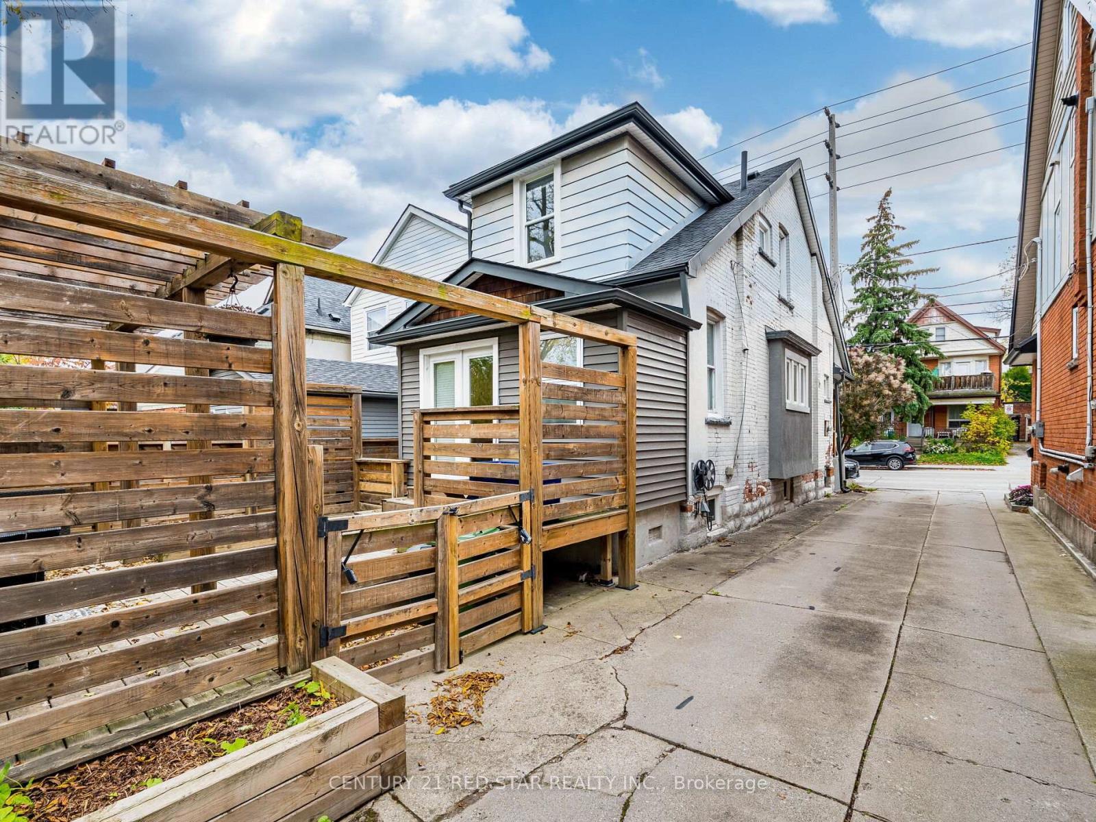 458 Dundurn Street S, Hamilton, ON - Outdoor