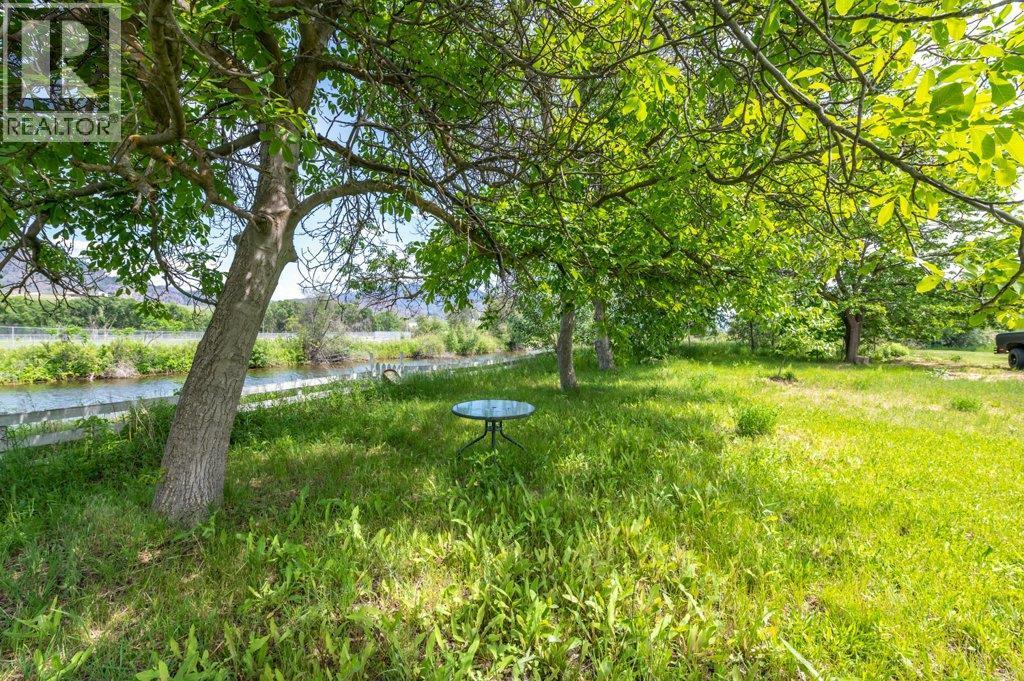 294 Road 18 Road, Oliver, BC - Outdoor