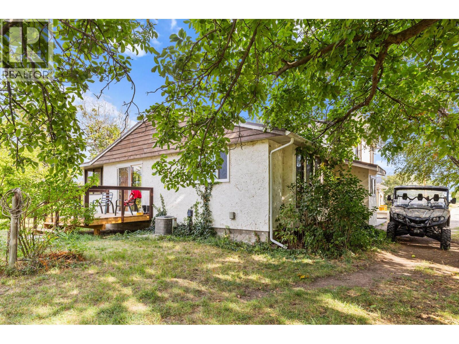 294 Road 18 Road, Oliver, BC - Outdoor