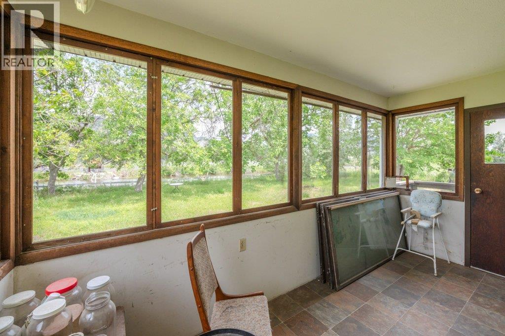 294 Road 18 Road, Oliver, BC - Indoor Photo Showing Other Room