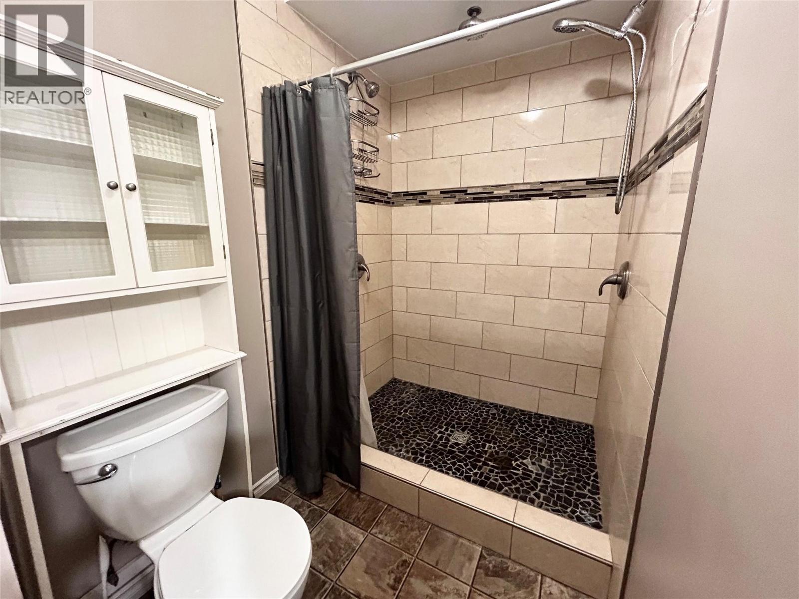 248 Peace River Crescent, Tumbler Ridge, BC - Indoor Photo Showing Bathroom
