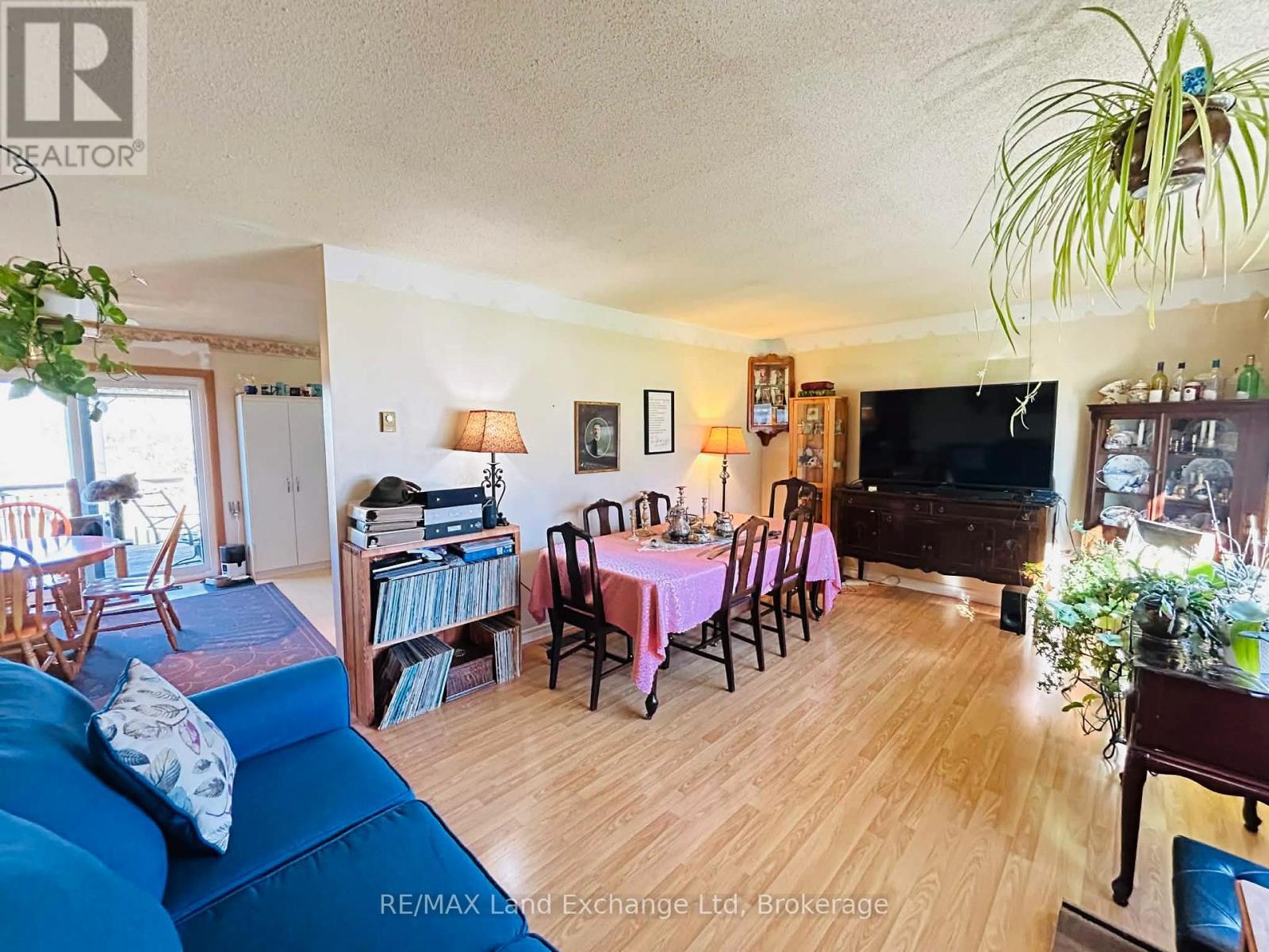 1 Jordan Drive, North Huron (East Wawanosh), ON - Indoor Photo Showing Living Room