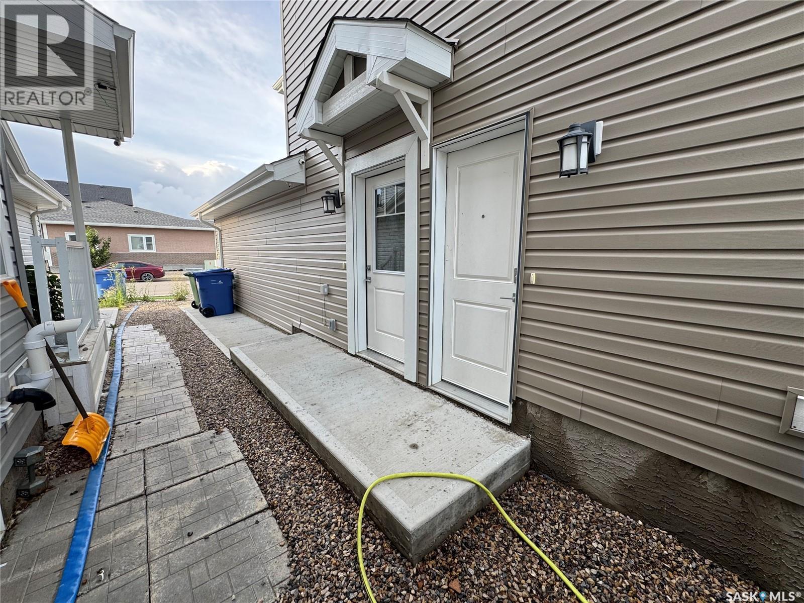 4409 E Keller Avenue, Regina, SK - Outdoor