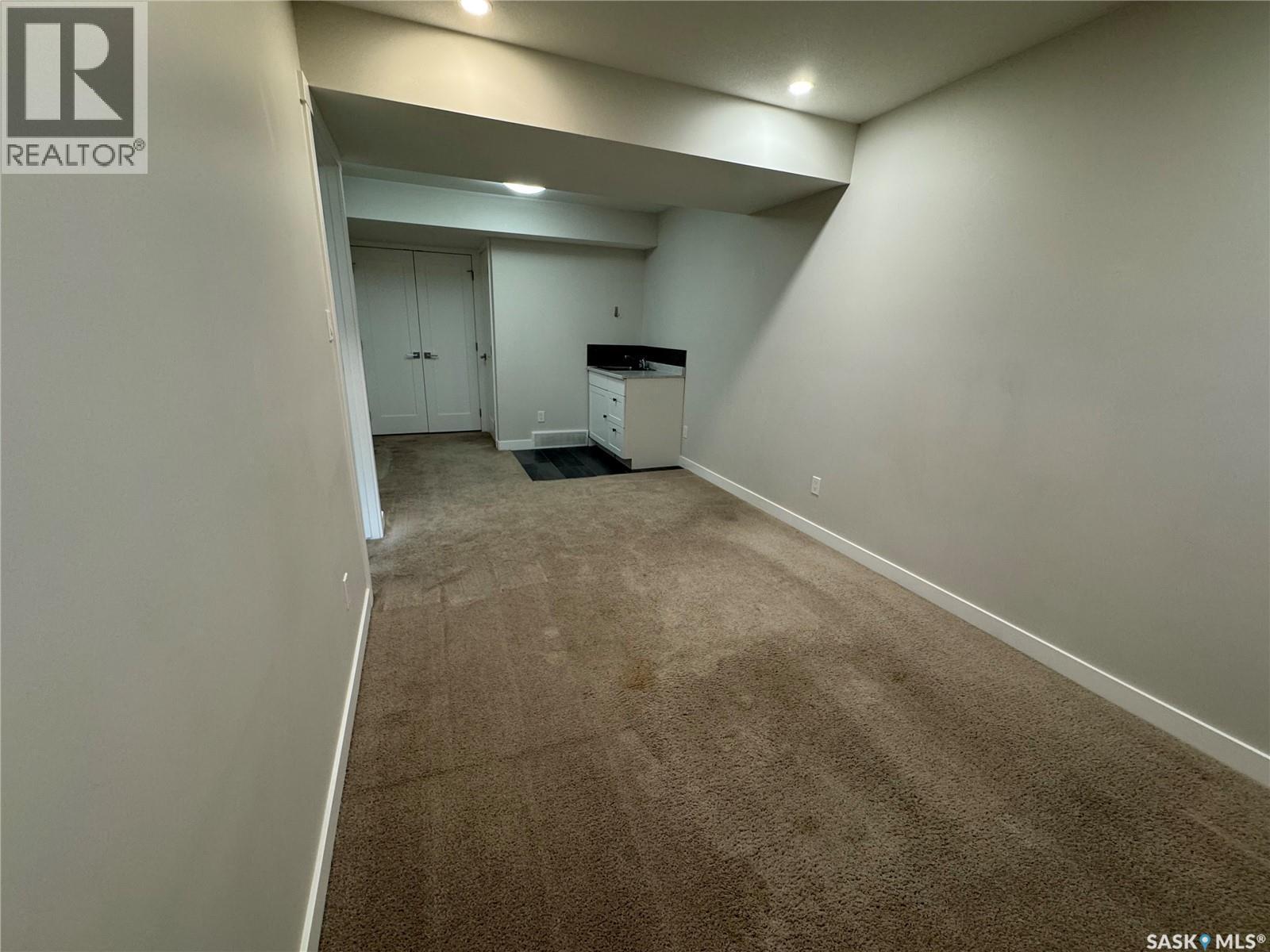 4409 E Keller Avenue, Regina, SK - Indoor