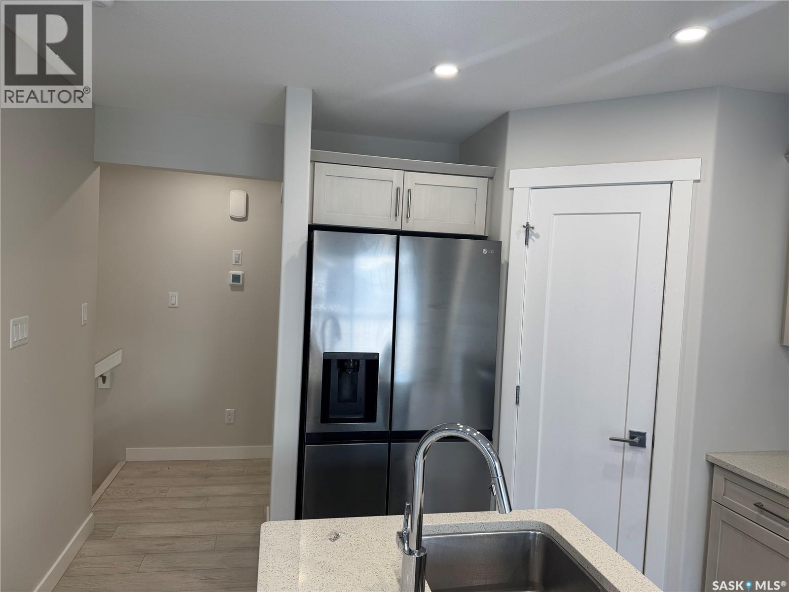 4409 E Keller Avenue, Regina, SK - Indoor Photo Showing Kitchen