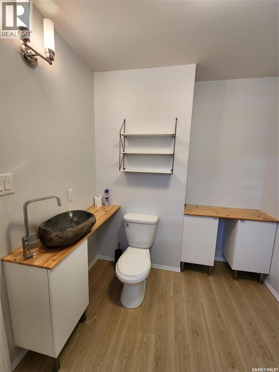 805 Pacific Street, Grenfell, SK - Indoor Photo Showing Bathroom