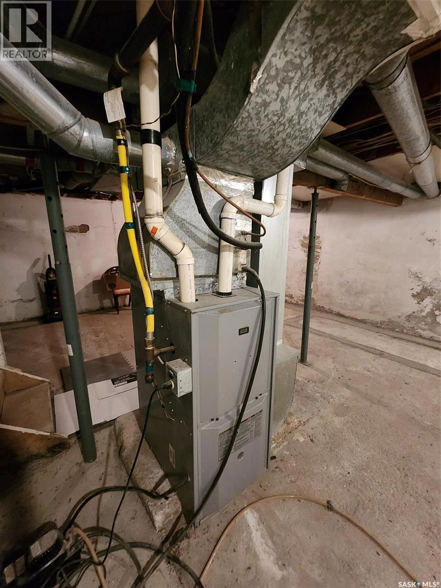 805 Pacific Street, Grenfell, SK - Indoor Photo Showing Basement
