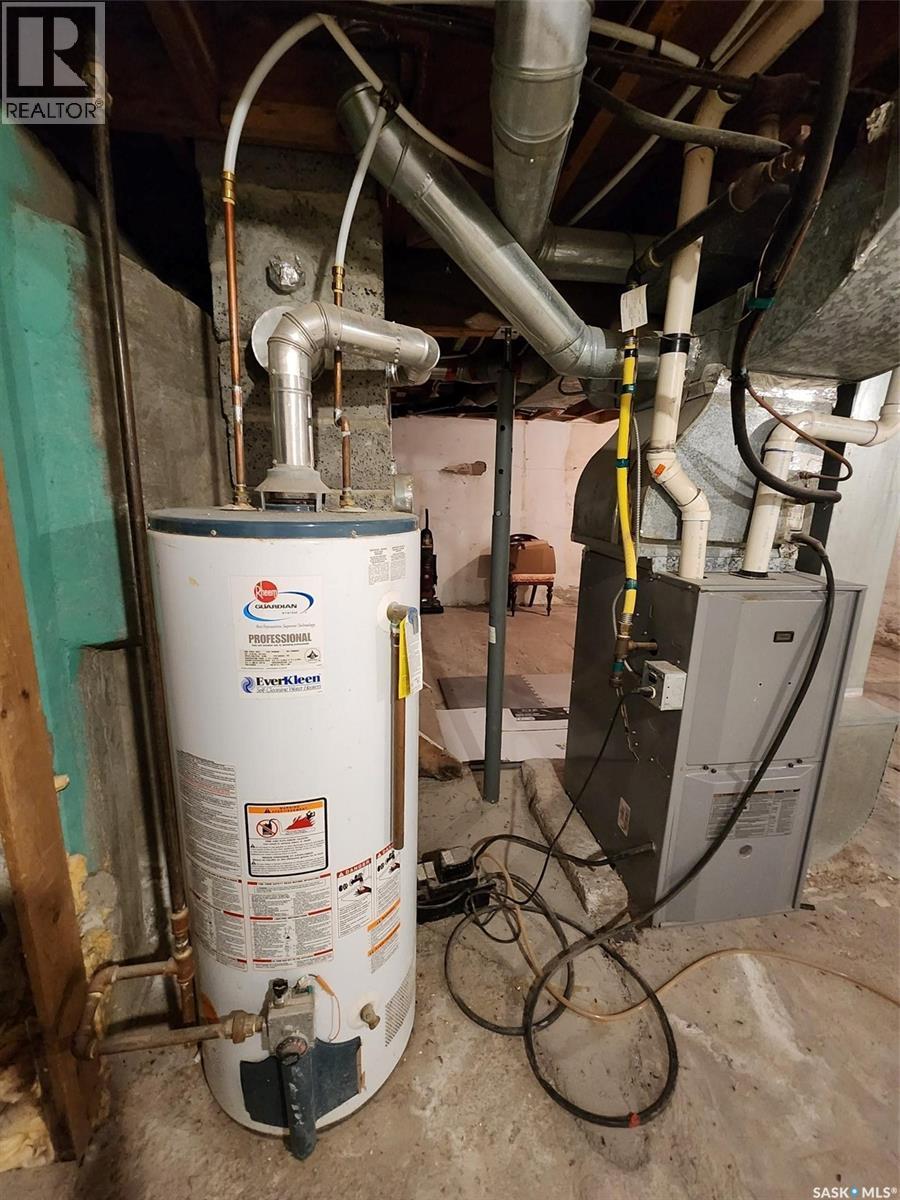 805 Pacific Street, Grenfell, SK - Indoor Photo Showing Basement