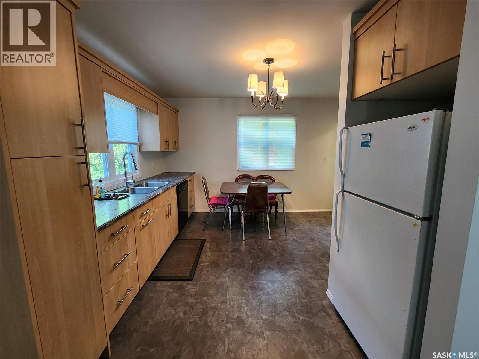 805 Pacific Street, Grenfell, SK - Indoor Photo Showing Kitchen With Double Sink