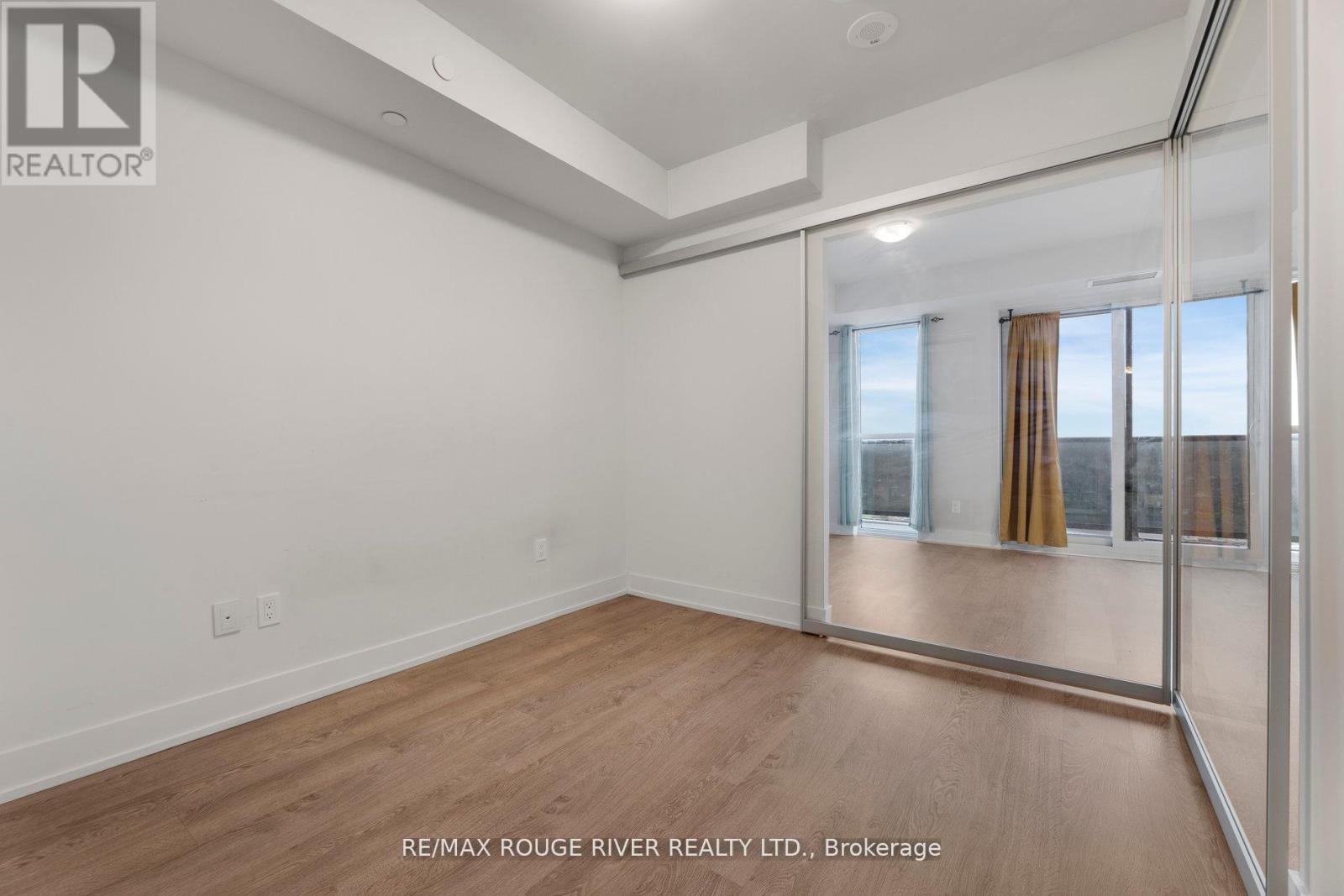 1001 - 2550 Simcoe Street, Oshawa, ON - Indoor Photo Showing Other Room