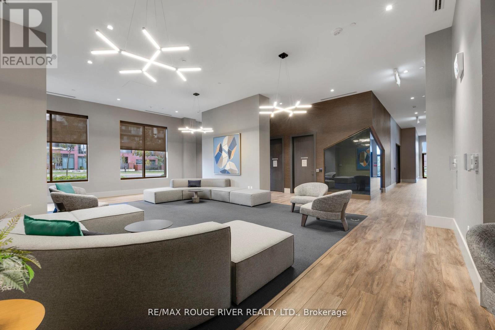 1001 - 2550 Simcoe Street, Oshawa, ON - Indoor