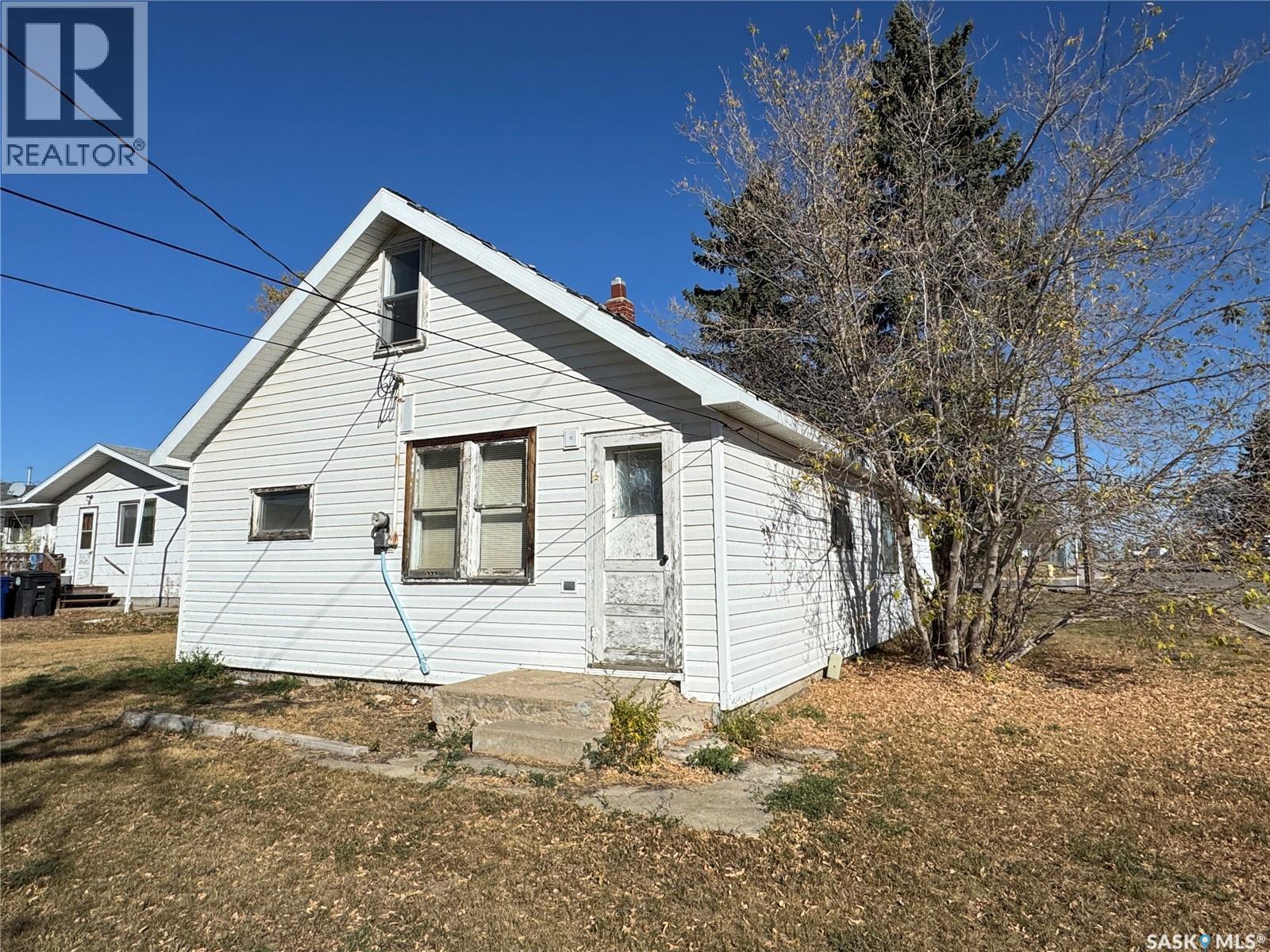 220 6Th Avenue E, Biggar, SK - Outdoor