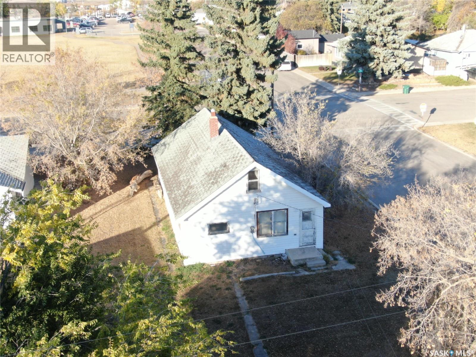 220 6Th Avenue E, Biggar, SK - Outdoor