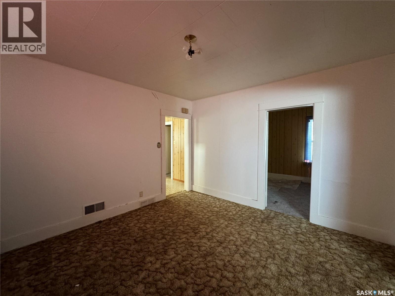 220 6Th Avenue E, Biggar, SK - Indoor Photo Showing Other Room