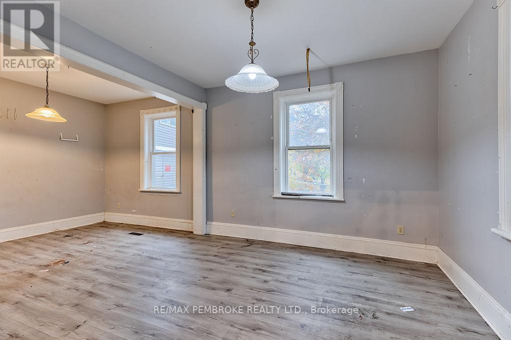 131 Bonnechere Street W, Bonnechere Valley, ON - Indoor Photo Showing Other Room