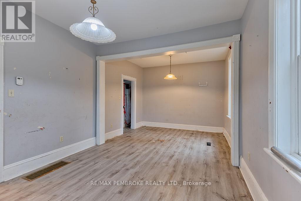 131 Bonnechere Street W, Bonnechere Valley, ON - Indoor Photo Showing Other Room