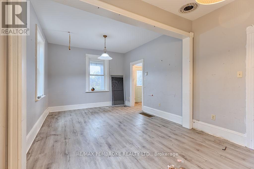 131 Bonnechere Street W, Bonnechere Valley, ON - Indoor Photo Showing Other Room