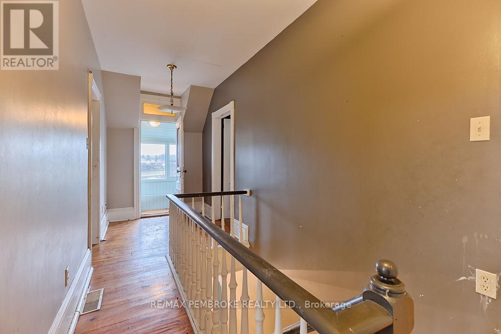 131 Bonnechere Street W, Bonnechere Valley, ON - Indoor Photo Showing Other Room