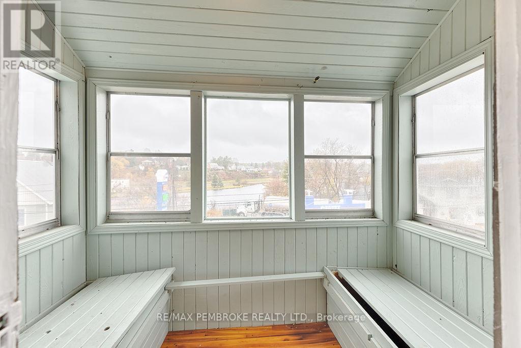 131 Bonnechere Street W, Bonnechere Valley, ON - Indoor Photo Showing Other Room