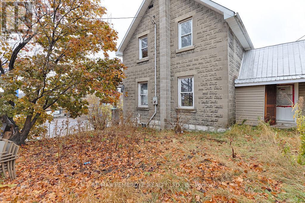 131 Bonnechere Street W, Bonnechere Valley, ON - Outdoor