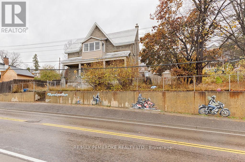 131 Bonnechere Street W, Bonnechere Valley, ON - Outdoor