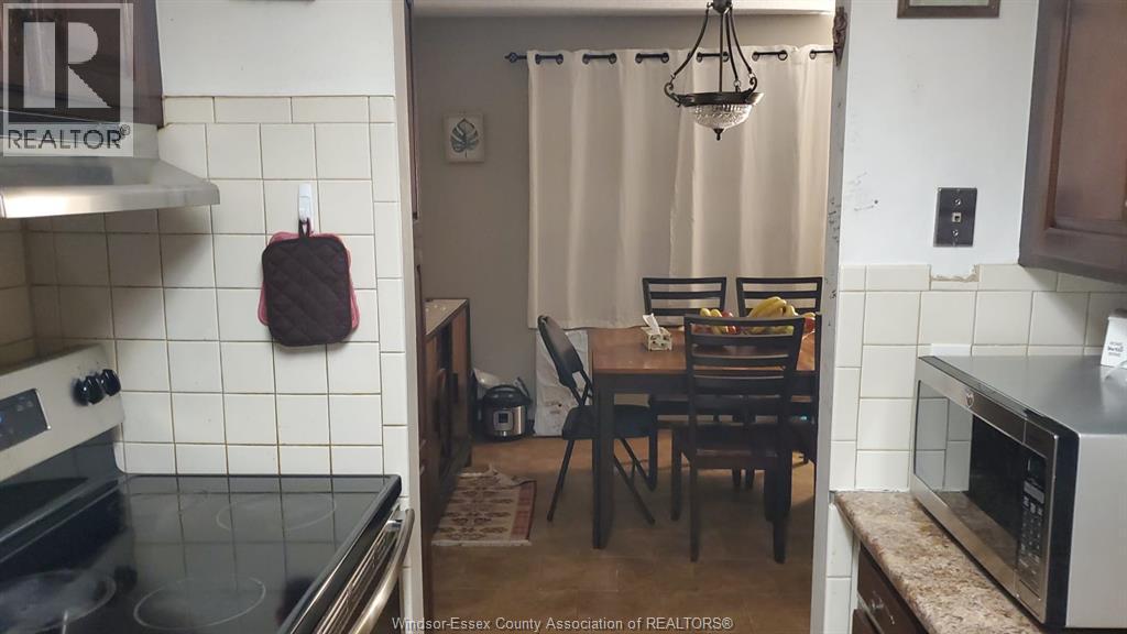 5516 Empress Street, Windsor, ON - Indoor