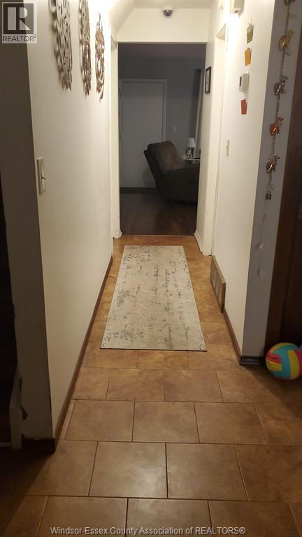 5516 Empress Street, Windsor, ON - Indoor Photo Showing Other Room