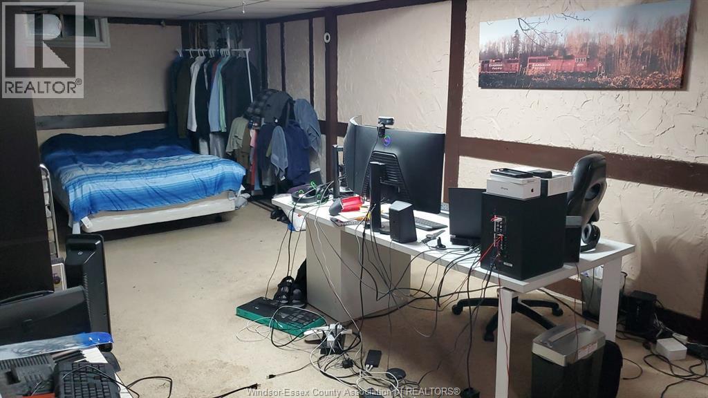 5516 Empress Street, Windsor, ON - Indoor