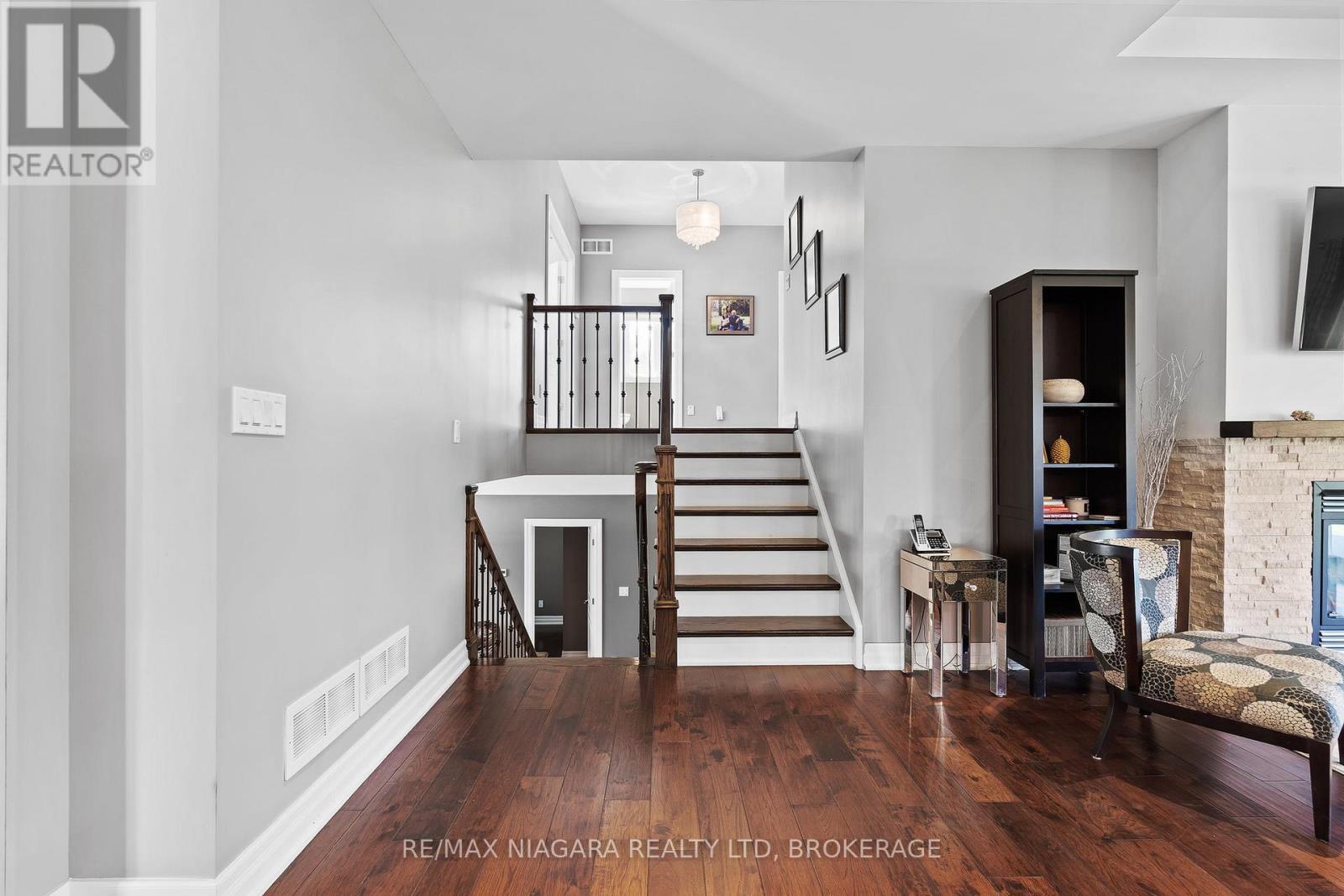 7 Parklane Crescent, St. Catharines (Glendale/Glenridge), ON - Indoor Photo Showing Other Room