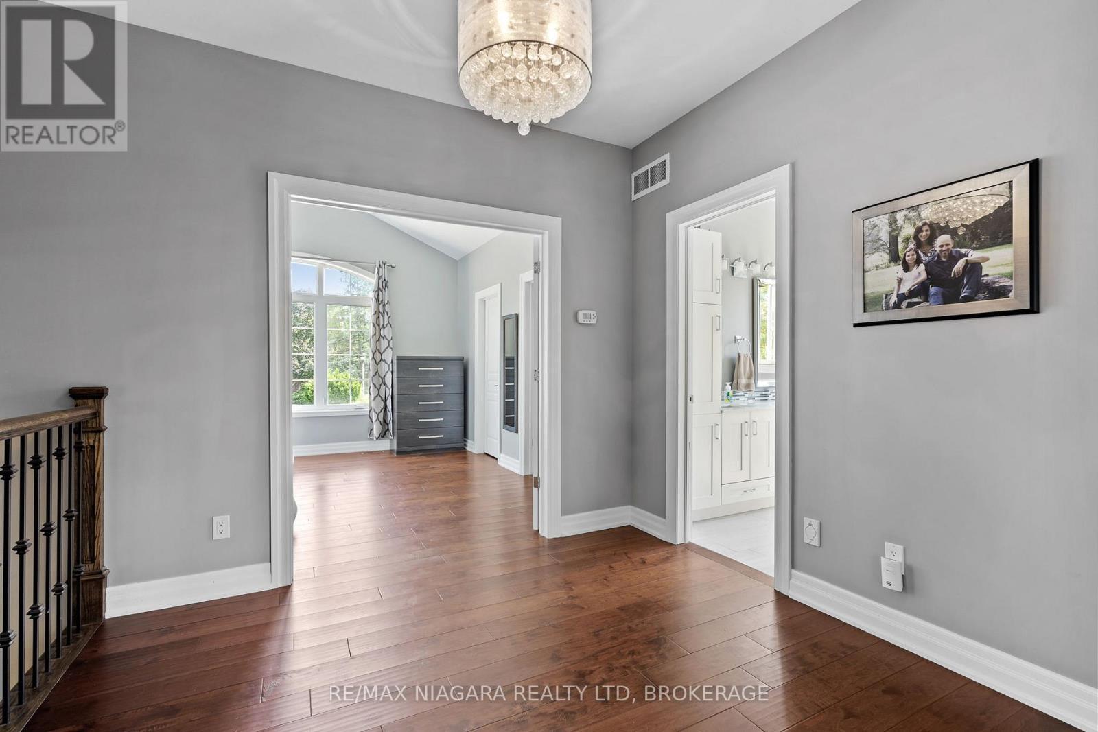 7 Parklane Crescent, St. Catharines (Glendale/Glenridge), ON - Indoor Photo Showing Other Room