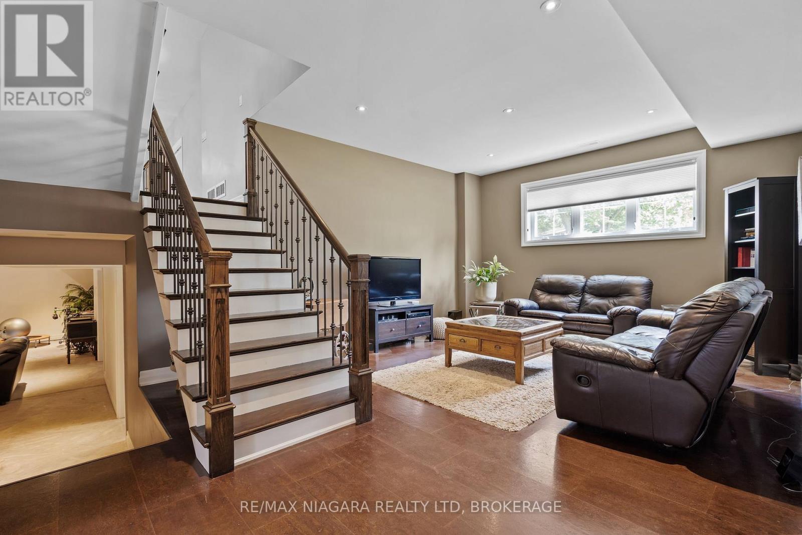 7 Parklane Crescent, St. Catharines (Glendale/Glenridge), ON - Indoor