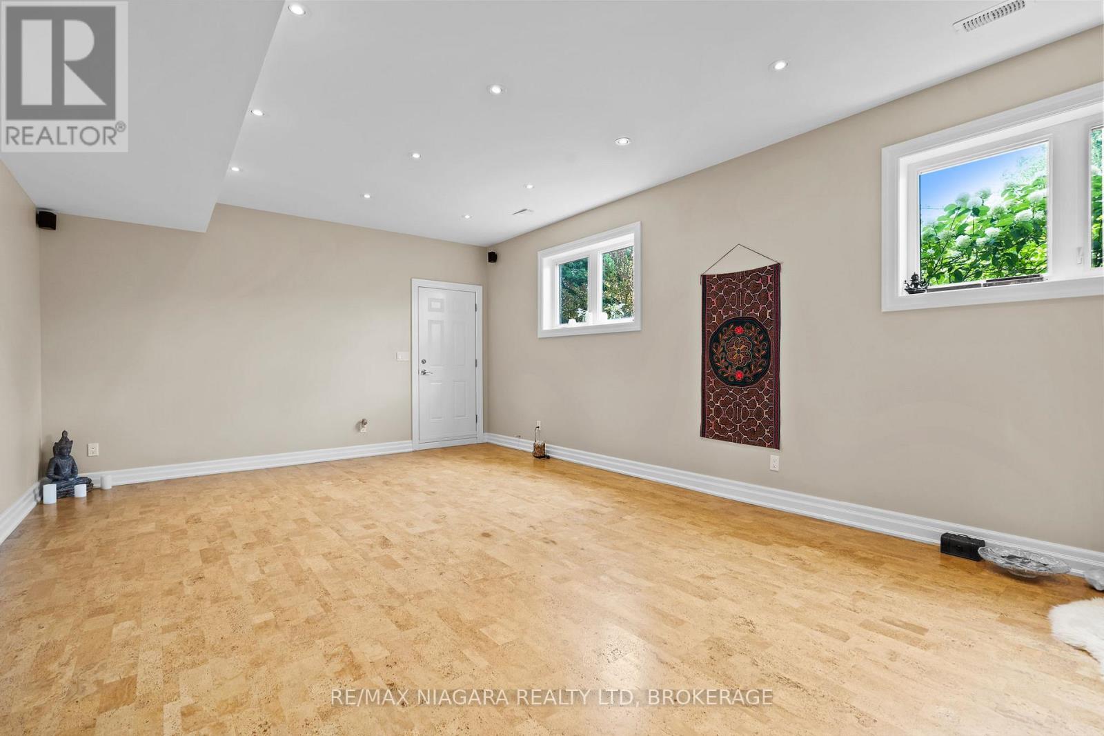 7 Parklane Crescent, St. Catharines (Glendale/Glenridge), ON - Indoor Photo Showing Other Room